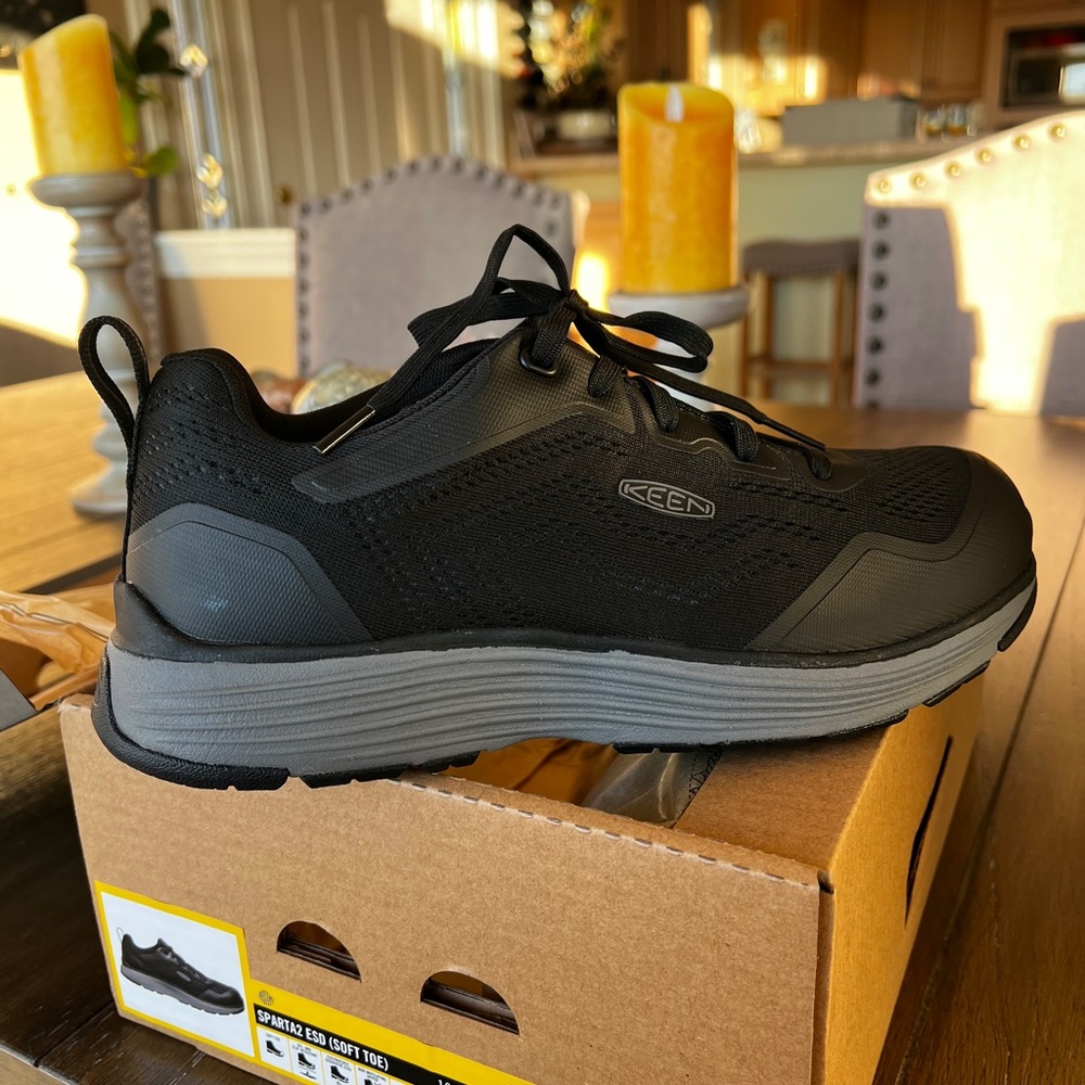 Keen Men's Black Sparta soft toe - ASTM certified